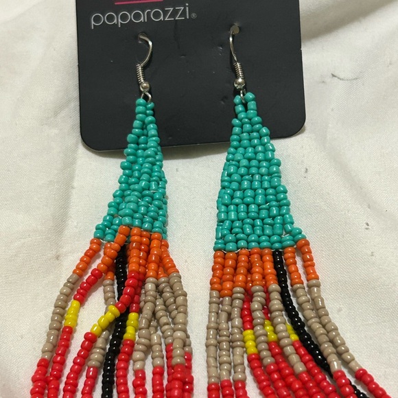 Paparazzi Necklace and earrings set - Picture 6 of 8